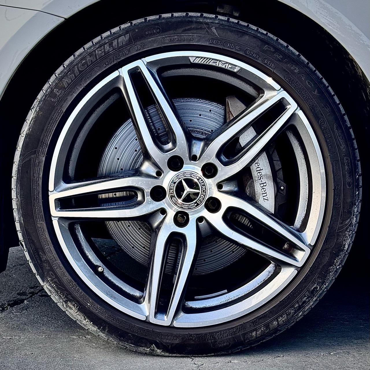 https://cache.vooxee.com/adverts/01/ao/01aoku8t6uicug9g2v97gnmm.jpg