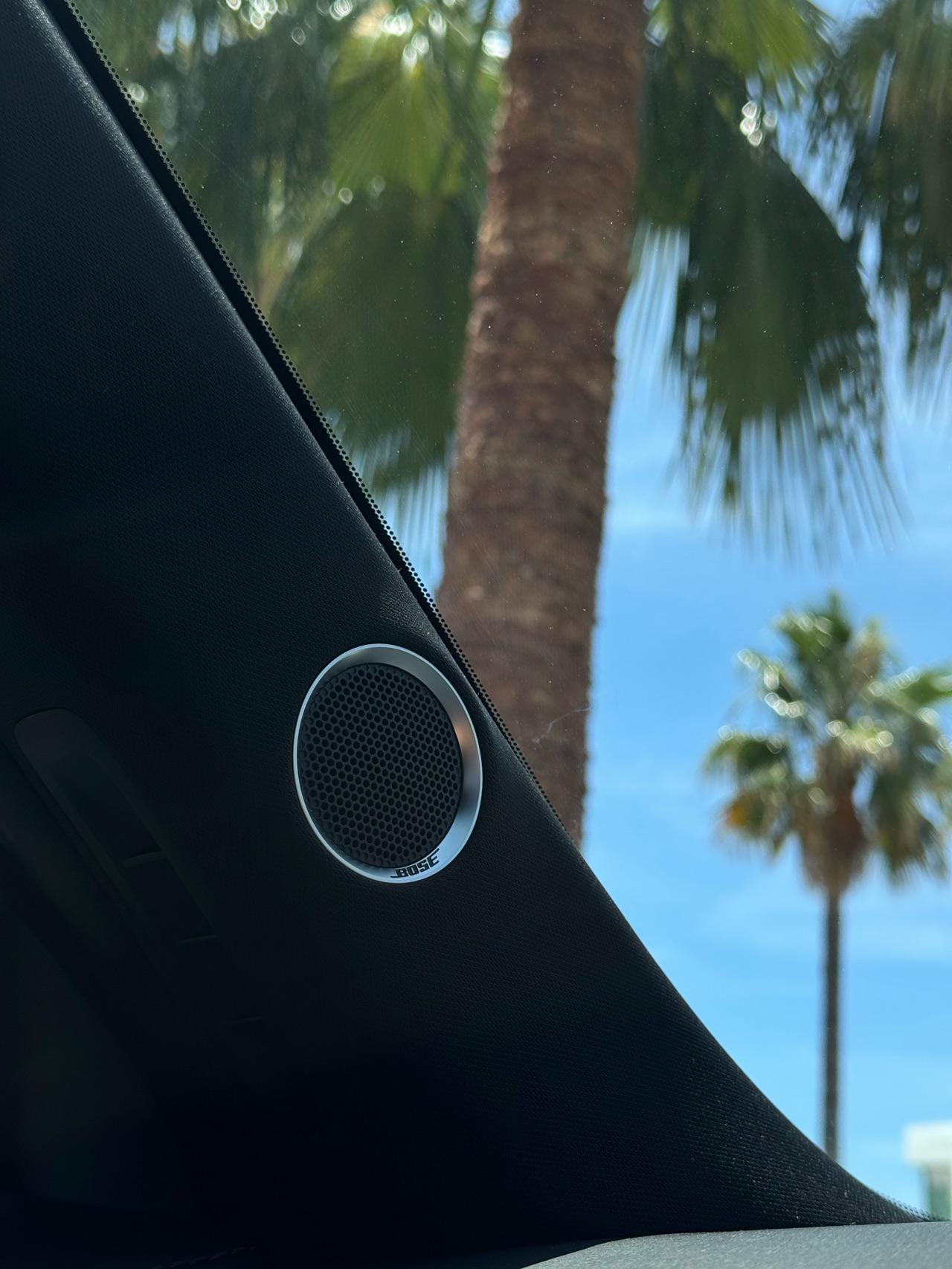 https://cache.vooxee.com/adverts/01/yn/01ynqzmrc0nvv8c5tob4jco5.jpg